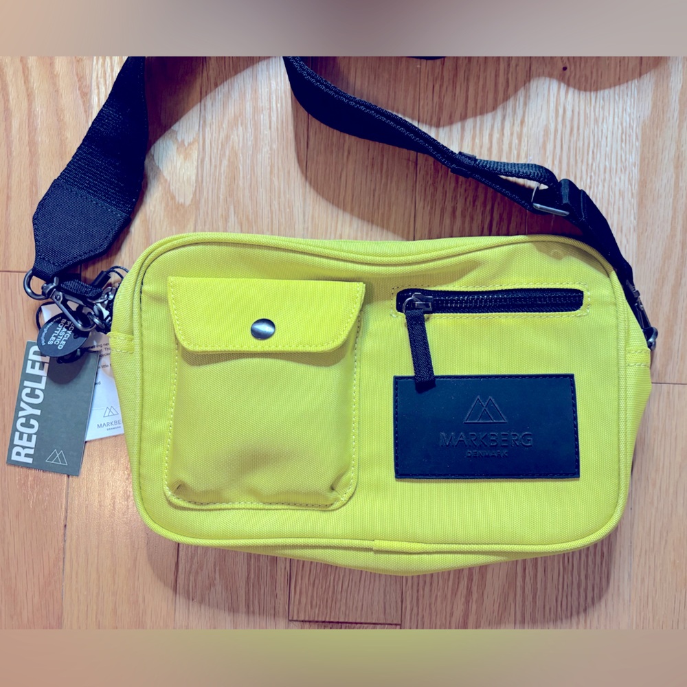 Markberg Denmark unisex small crossbody bag (Yellow)